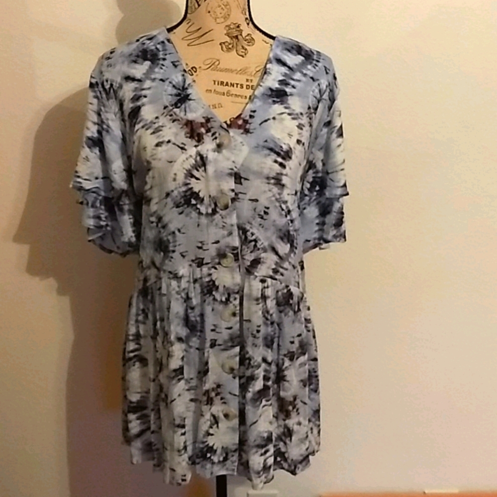 2X Must Have Tye-Dye Top, NWT